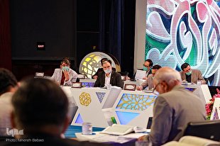 انتقاد از دوری شرکت‌کنندگان از نغمات فصیح اساتید متقدم