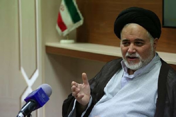 مجالس سب و لعن خدمت به اسلام نیست