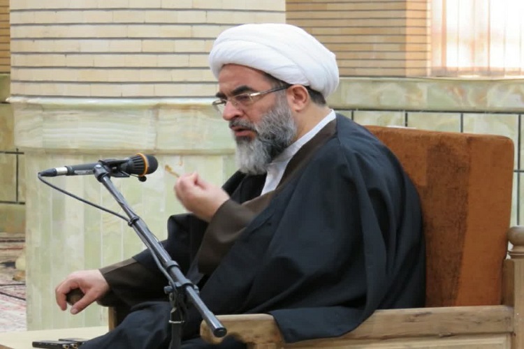 منبر بی توجه به نیازهای روز بی فایده است/ هشدار به بدعت&zwnj;گذاری در دین