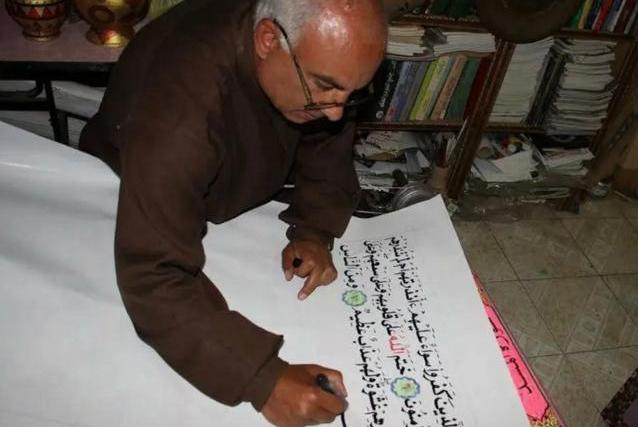 بزرگترین قرآن دستنویس در مصر کتابت شد + فیلم بزرگترین قرآن دستنویس در مصر کتابت شد + فیلم