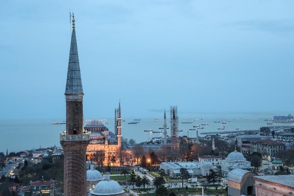 طنین&zwnj;انداز شدن اولین اذان ماه رمضان پس از ۸۶ سال در مسجد ایاصوفیه