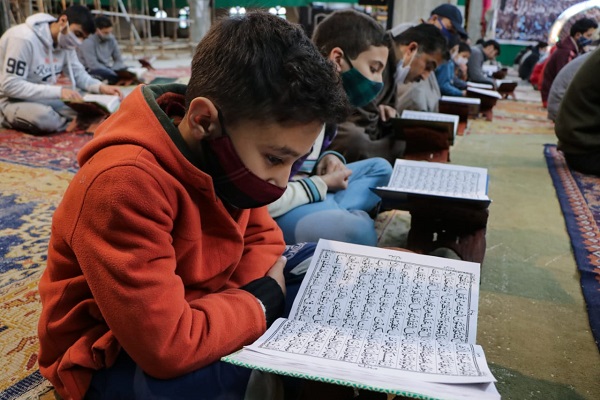 برگزاری حلقههای رمضانی تلاوت قرآن در کشمیر + عکس برگزاری حلقههای رمضانی تلاوت قرآن در کشمیر + عکس