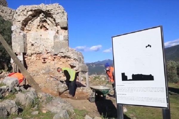 نوای اذان در مسجد 600 ساله &laquo;موغله&raquo; ترکیه طنین&zwnj;انداز می&zwnj;شود