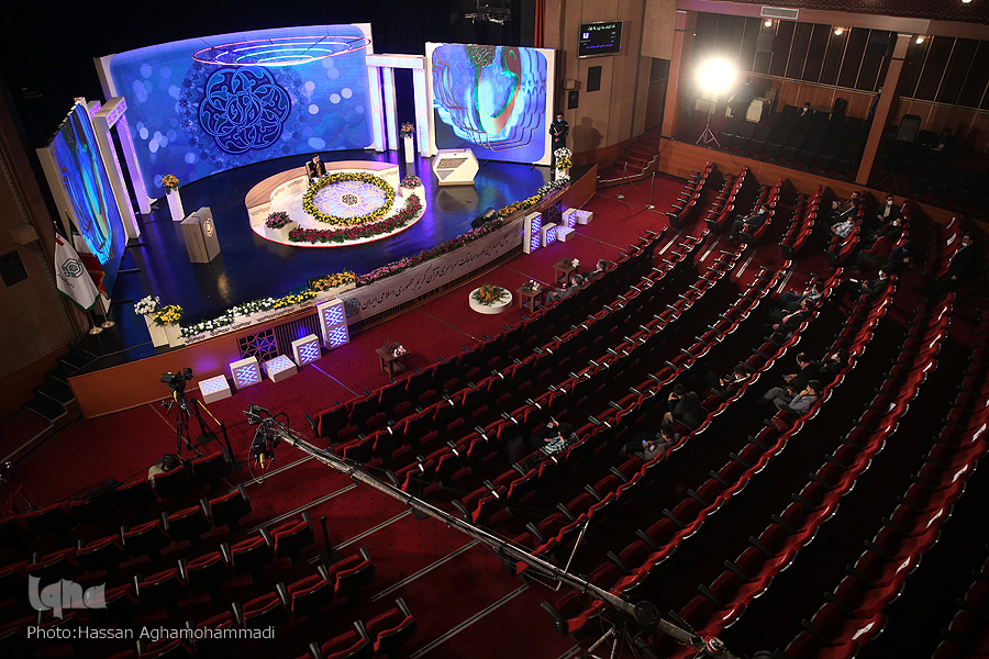 رنگ و بوی یلدایی دومین شب فینال مسابقات سراسری قرآن رنگ و بوی یلدایی دومین شب فینال مسابقات سراسری قرآن