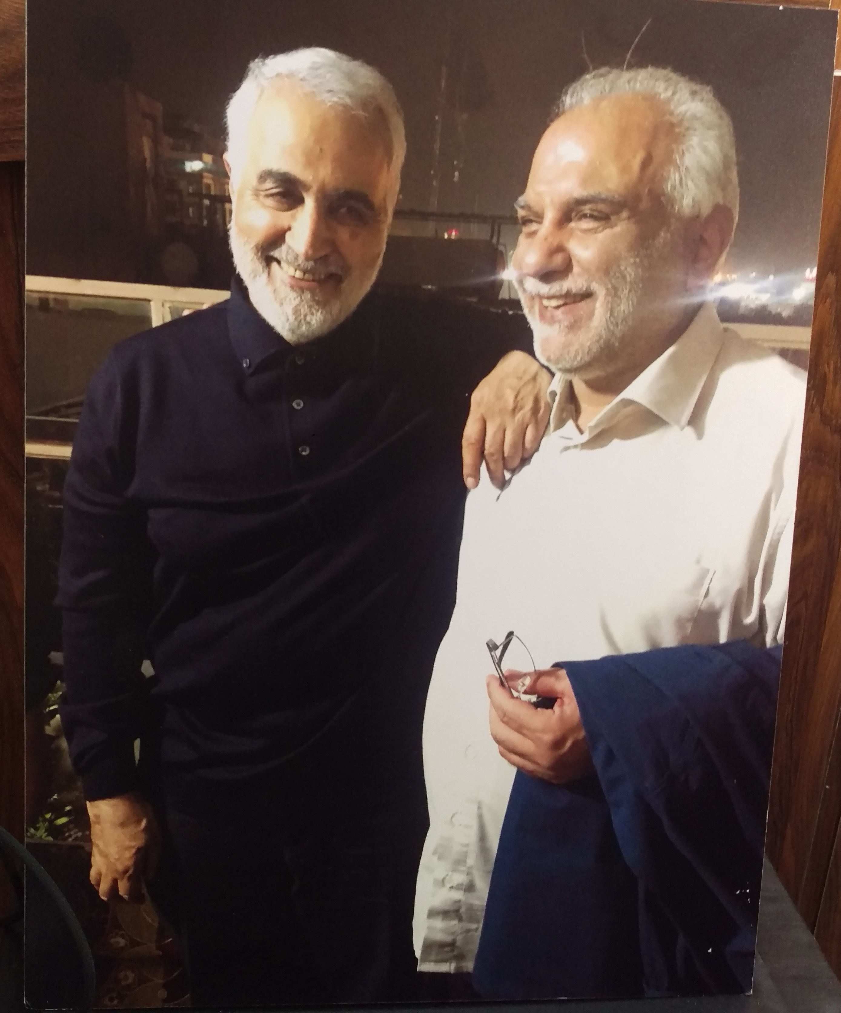 ماجرای یک عکس/ حال سردار لایق بالای سر سردار بیسر + صوت ماجرای یک عکس/ حال سردار لایق بالای سر سردار بیسر + صوت