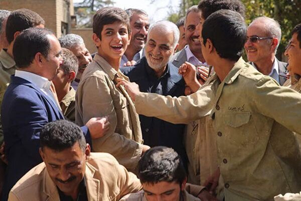 خاطره&zwnj;ای ناب از ابتکار سردار سلیمانی برای جذب سربازان به قرآن+ صوت خاطره