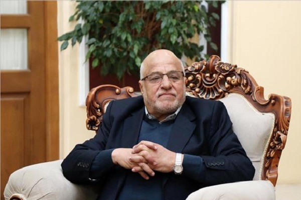 آماده// دشمن برای ایجاد تفرقه از جهالت مردم استفاده می&zwnj;کند / مصاحبه