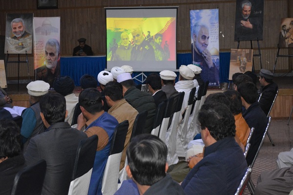 شهید سلیمانی نه تنها بر سرزمینها بلکه بر دلهای همه مسلمانان سرداری می کرد شهید سلیمانی نه تنها بر سرزمینها بلکه بر دلهای همه مسلمانان سرداری می کرد