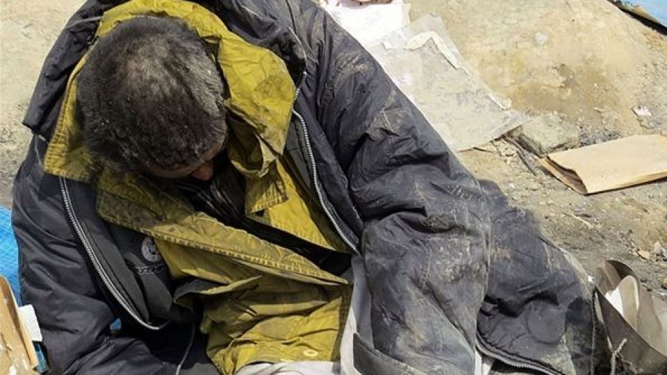 چرا مساجد را برای خوابیدن کارتون&zwnj;خواب&zwnj;ها باز نمی&zwnj;کنید؟