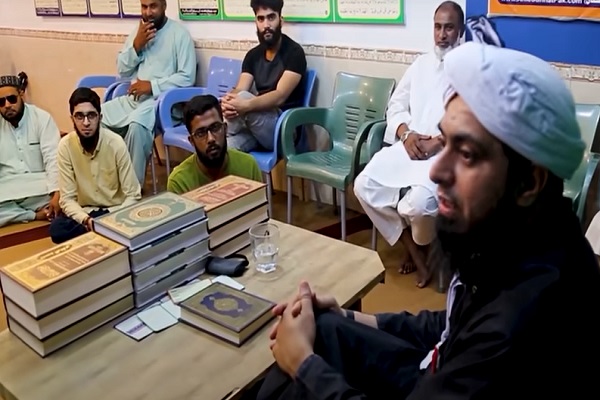 «مهندس میرزا»؛ زبان گویای حقانیت اهل بیت(ع) برای میلیونها اردوزبان «مهندس میرزا»؛ زبان گویای حقانیت اهل بیت(ع) برای میلیونها اردوزبان