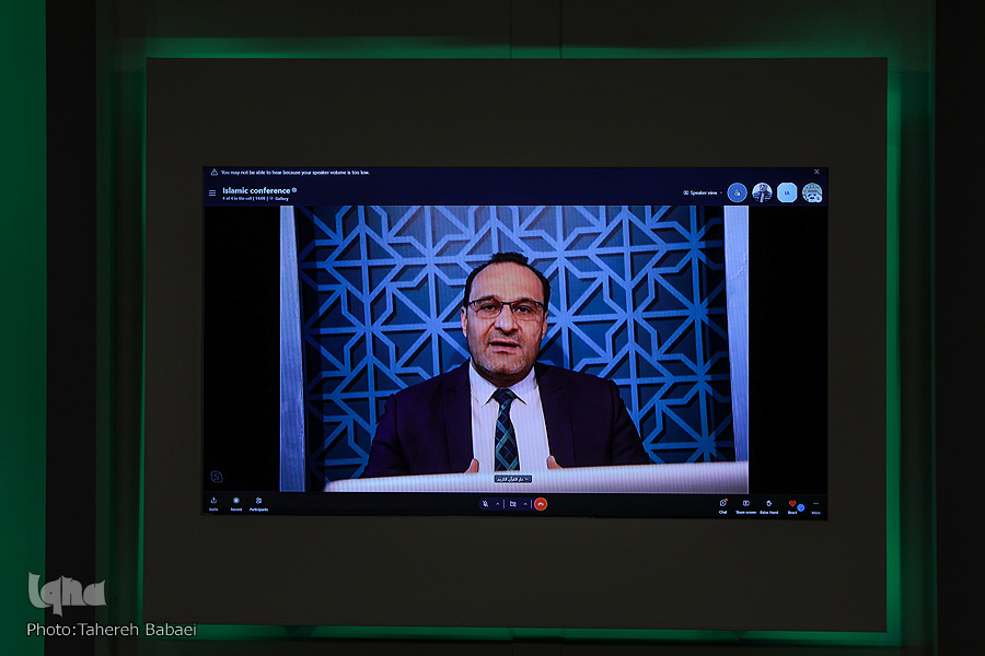 اسلوب تلاوت منشاوی بر ادای تعبیری و تصویری مبتنی است اسلوب تلاوت منشاوی بر ادای تعبیری و تصویری مبتنی است