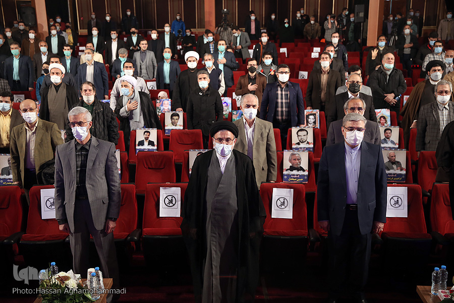 نگاهی دیگر به آئین پایانی مسابقات سراسری قرآن 1400 نگاهی دیگر به آئین پایانی مسابقات سراسری قرآن 1400