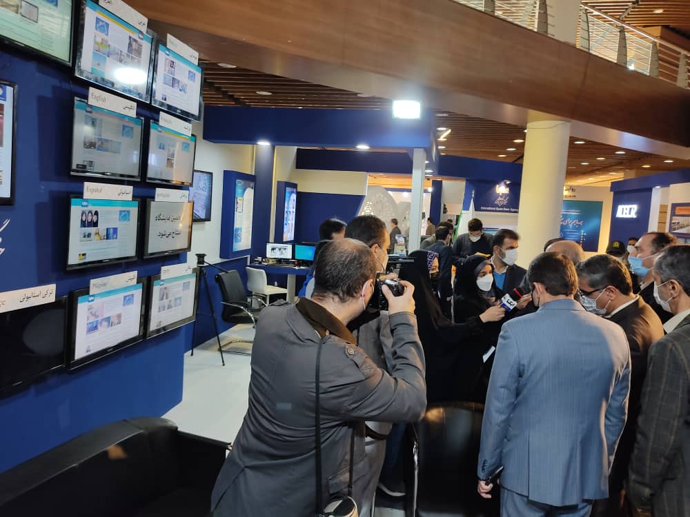 بازدید وزیر کشور از غرفه ایکنا در نمایشگاه توانمندیها و دستاوردهای جهاددانشگاهی 1400 بازدید وزیر کشور از غرفه ایکنا در نمایشگاه توانمندیها و دستاوردهای جهاددانشگاهی 1400