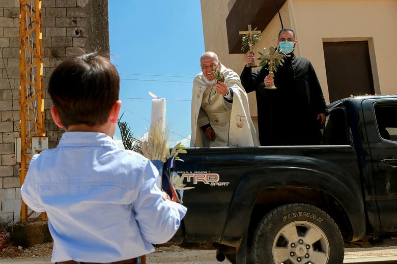 عکسهای برگزیده رویترز از شعائر دینی در سال 2021 عکسهای برگزیده رویترز از شعائر دینی در سال 2021