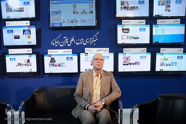 محمدعلی زلفی&zwnj;گل، وزیر علوم،&zwnj;تحقیقات و فناوری در نمایشگاه دستاوردهای جهاد دانشگاهی 