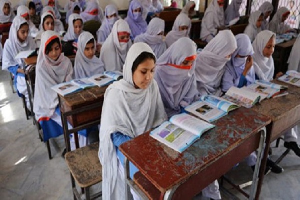 یکسان&zwnj;سازی متون درسی در پاکستان؛ موافقان و مخالفان/ شیعیان چه می&zwnj;گویند؟