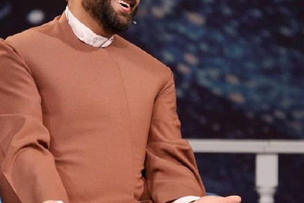 مشکل با لباس فسفری طلبه‌ها حل نمی‌شود