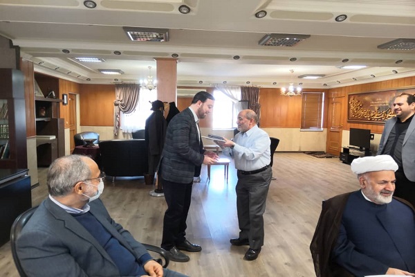 تجلیل از &laquo;سعید حاجیان&raquo; از سوی هیئت امنا و مدیره مهد قرآن