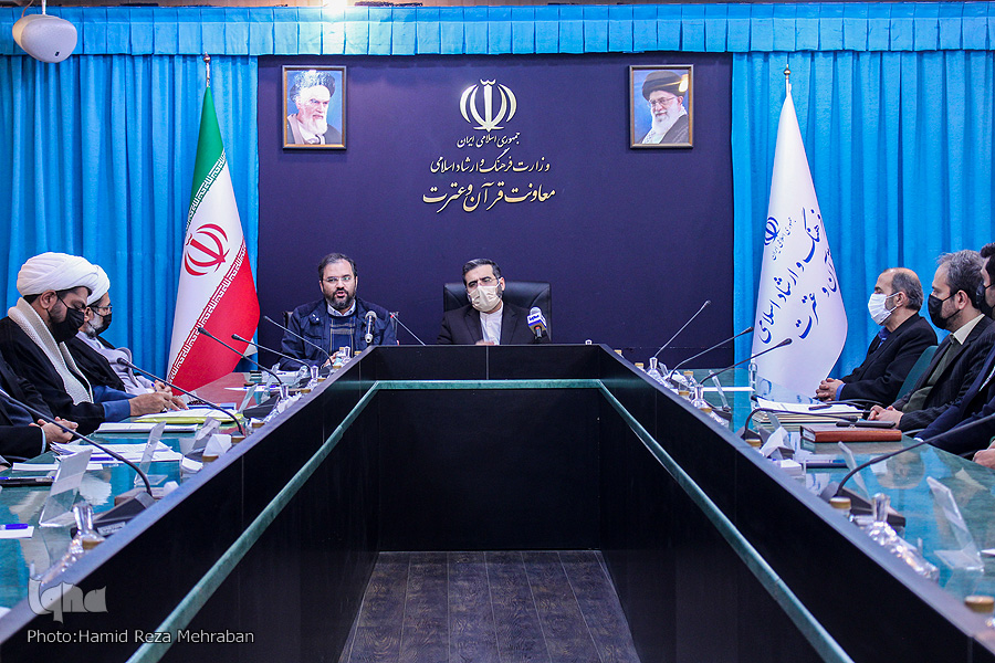 اسلامی بودن وزارت ارشاد در گرو قرآنی شدن تمامی معاونتها اسلامی بودن وزارت ارشاد در گرو قرآنی شدن تمامی معاونتها