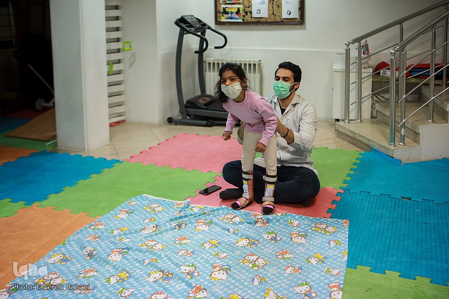 خانه و سایه پدری برای توانیابان، آسیبدیدگان و مبتلایان به ایدز خانه و سایه پدری برای توانیابان، آسیبدیدگان و مبتلایان به ایدز