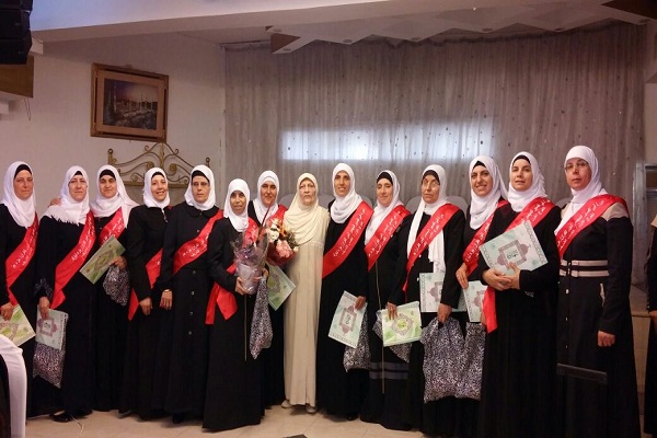 «نائله صبری» بانوی فلسطینی صاحب تفسیر المبصر لنور القرآن/آماده «نائله صبری» بانوی فلسطینی صاحب تفسیر المبصر لنور القرآن/آماده