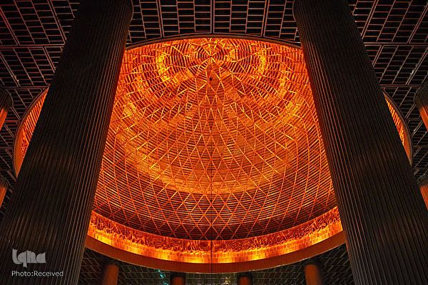 نمادهای قرآنی در بزرگترین مسجد جنوب شرق آسیا