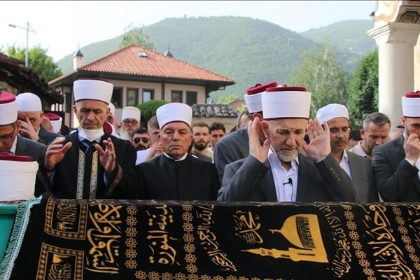 تلاش بیوقفه «ملا محمود اصلانی» برای تربیت حافظان قرآن مقدونیه تلاش بیوقفه «ملا محمود اصلانی» برای تربیت حافظان قرآن مقدونیه