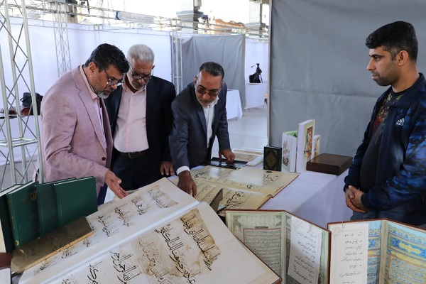 نمایشگاه بینالمللی نسخههای کمیاب قرآن کریم در کربلای معلی+عکس نمایشگاه بینالمللی نسخههای کمیاب قرآن کریم در کربلای معلی+عکس