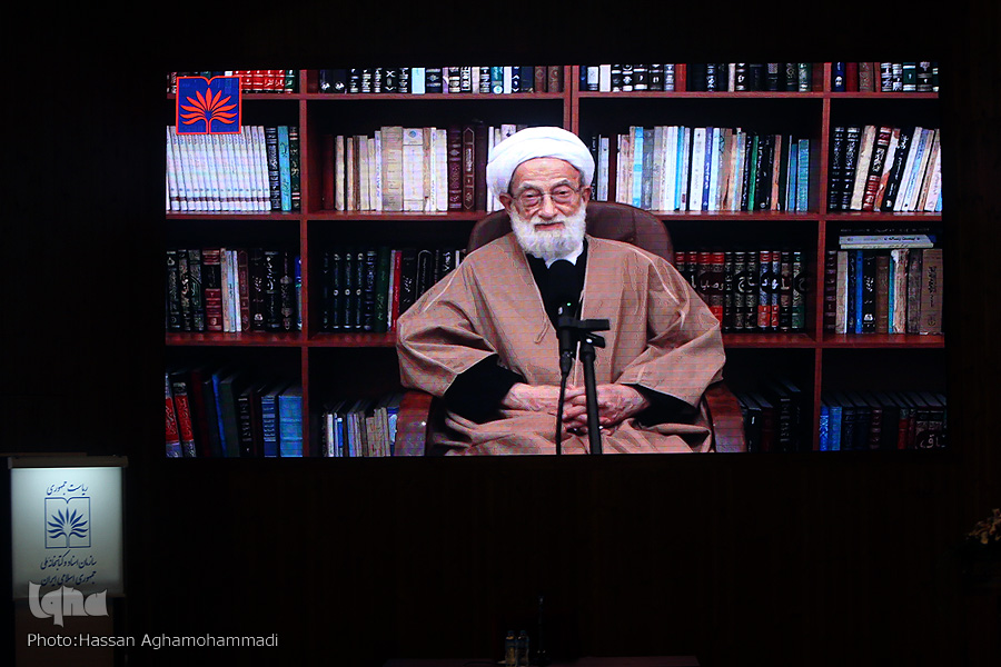 عشق آیتالله صافی گلپایگانی به اهل بیت(ع) در تأثیر کتاب منتخب الاثر بر مردم مؤثر بود عشق آیتالله صافی گلپایگانی به اهل بیت(ع) در تأثیر کتاب منتخب الاثر بر مردم مؤثر بود