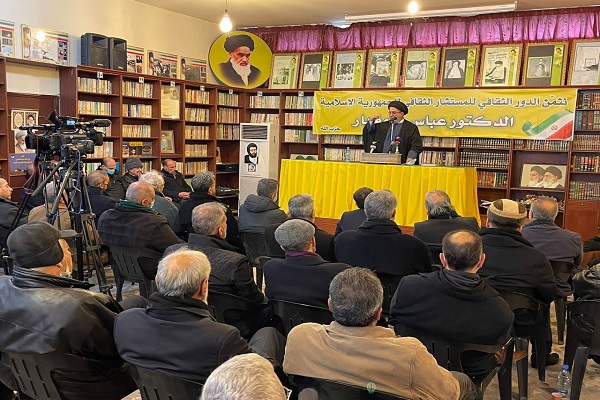 مراسم تکریم در برابر خدمات ارزنده خامه&zwnj;یار ناچیز است