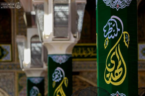 اهتزاز پرچم &laquo;یا قائم آل محمد&raquo; بر فراز گنبد حرم علوی + عکس