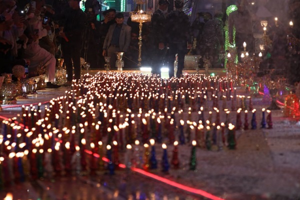 برپایی جشنواره شمع در سالروز نیمه شعبان در بین&zwnj;الحرمین + عکس