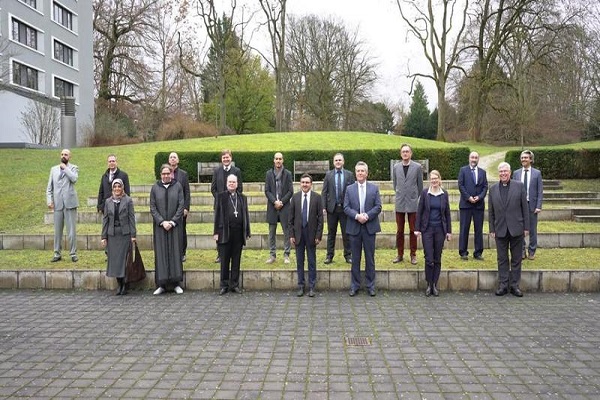 نگرانی علمای مسلمان و مسیحی از افزایش خشونت مذهبی در آلمان نگرانی علمای مسلمان و مسیحی از افزایش خشونت مذهبی در آلمان