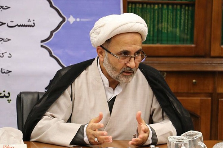 ارسال/ فقر در ایران ناشی از سیاست&zwnj;های نادرست است/ راه&zwnj;کارهای امام علی(ع) برای فقرزدایی