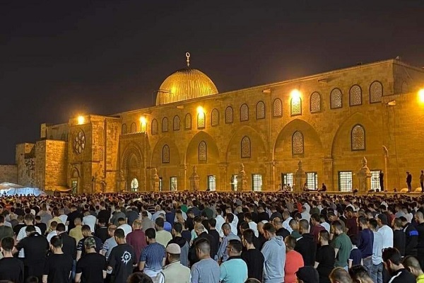 برپایی مراسم اعتکاف مسجد الاقصی با حضور 90 هزار فلسطینی/زخمی شدن 100 نفر دیگر در یورش نظامیان صهیونیست برپایی مراسم اعتکاف مسجد الاقصی با حضور 90 هزار فلسطینی/زخمی شدن 100 نفر دیگر در یورش نظامیان صهیونیست