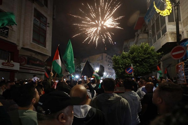 شادی مردم غزه بعد از برقراری آتش بس + تصاویر / آماده شادی مردم غزه بعد از برقراری آتش بس + تصاویر / آماده