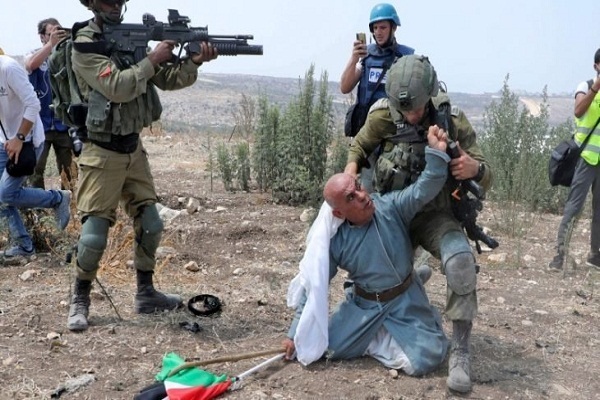 تحصن فلسطینیان روزهدار در دفاع از مسجدالاقصی تحصن فلسطینیان روزهدار در دفاع از مسجدالاقصی