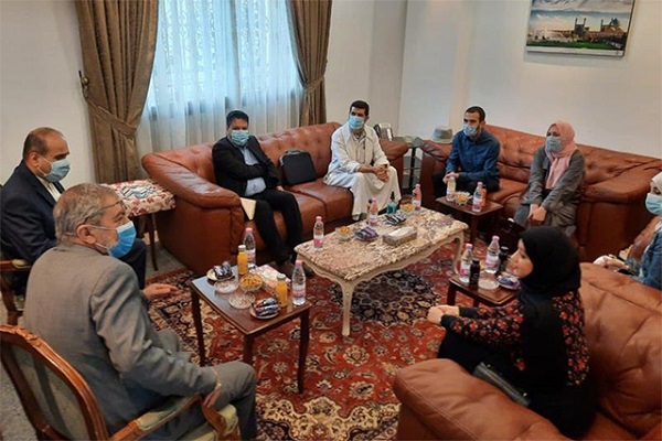 تجلیل از برترین مقالات «خدمات ایرانیان به قرآن» در الجزایر تجلیل از برترین مقالات «خدمات ایرانیان به قرآن» در الجزایر