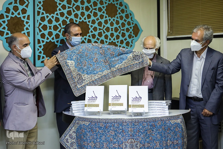 کریمی&zwnj;نیا: پیشینه خط نسخ به قرن نخست برمی&zwnj;گردد/ هاشمی&zwnj;نژاد: دچار خلأ منابع نیستیم