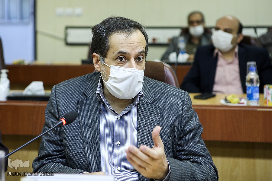 کریمی&zwnj;نیا: پیشینه خط نسخ به قرن نخست برمی&zwnj;گردد/ هاشمی&zwnj;نژاد: دچار خلأ منابع نیستیم