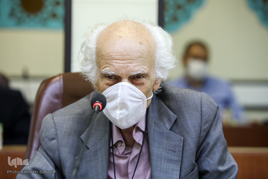 کریمی&zwnj;نیا: پیشینه خط نسخ به قرن نخست برمی&zwnj;گردد/ هاشمی&zwnj;نژاد: دچار خلأ منابع نیستیم