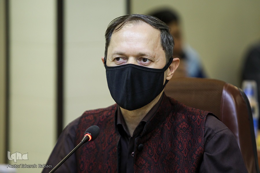 کریمی&zwnj;نیا: پیشینه خط نسخ به قرن نخست برمی&zwnj;گردد/ هاشمی&zwnj;نژاد: دچار خلأ منابع نیستیم