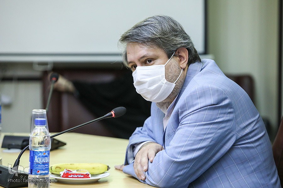 کریمی&zwnj;نیا: پیشینه خط نسخ به قرن نخست برمی&zwnj;گردد/ هاشمی&zwnj;نژاد: دچار خلأ منابع نیستیم