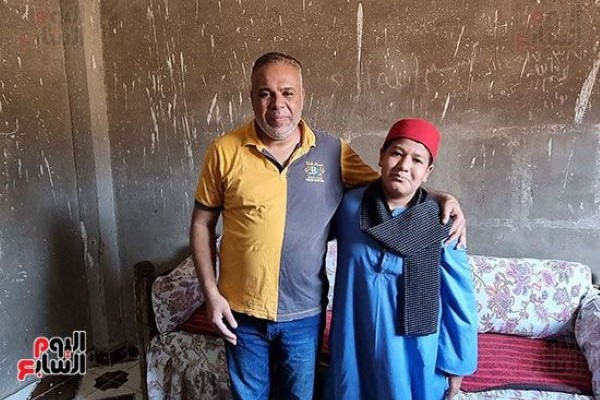 کودک قاری مصری که بزرگترین قاریان این کشور را به چالش می&zwnj;کشد + عکس