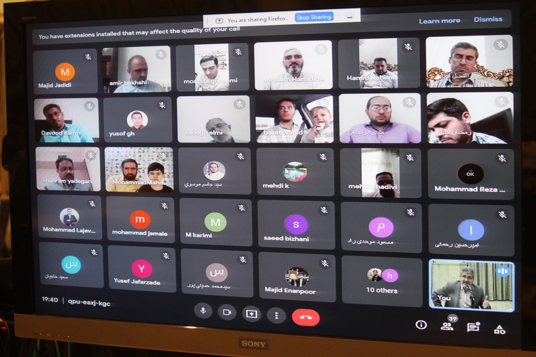 قاری قرآن عاشق مردم است قاری قرآن عاشق مردم است