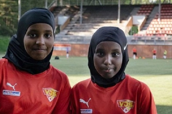 توزیع حجاب ورزشی میان دختران مسلمان در فنلاند توزیع حجاب ورزشی میان دختران مسلمان در فنلاند