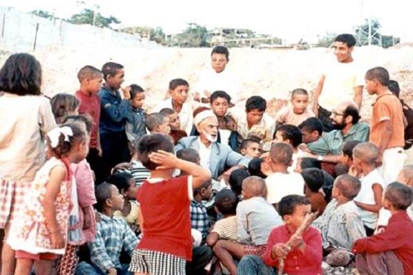 ارزشهای فرهنگ اسلامی-حسینی نزد شهید چمران او را وقف خدمت به جامعه و محرومین کرده بود / آماده ارزشهای فرهنگ اسلامی-حسینی نزد شهید چمران او را وقف خدمت به جامعه و محرومین کرده بود / آماده