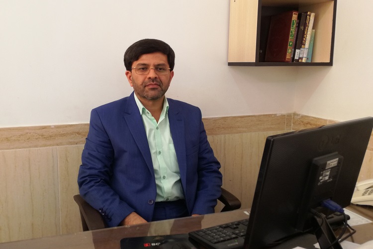 ارسال/ رجبی قدسی: تسامح در متن به آموزش قرآن کمک میکند/ فاکر میبدی: تصریف به تحریف میانجامد ارسال/ رجبی قدسی: تسامح در متن به آموزش قرآن کمک میکند/ فاکر میبدی: تصریف به تحریف میانجامد