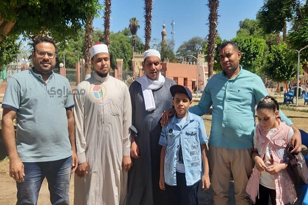 تقلید زیبای دو فرد مصری از قرائت قاریان مشهور مصر