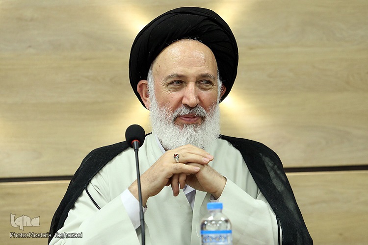 محمدی جورکویه: امکان حقوقی جرم&zwnj;انگاری بی&zwnj;حجابی توسط حکومت وجود دارد/ ایازی: بی حجابی، گناه است؛ جرم نیست